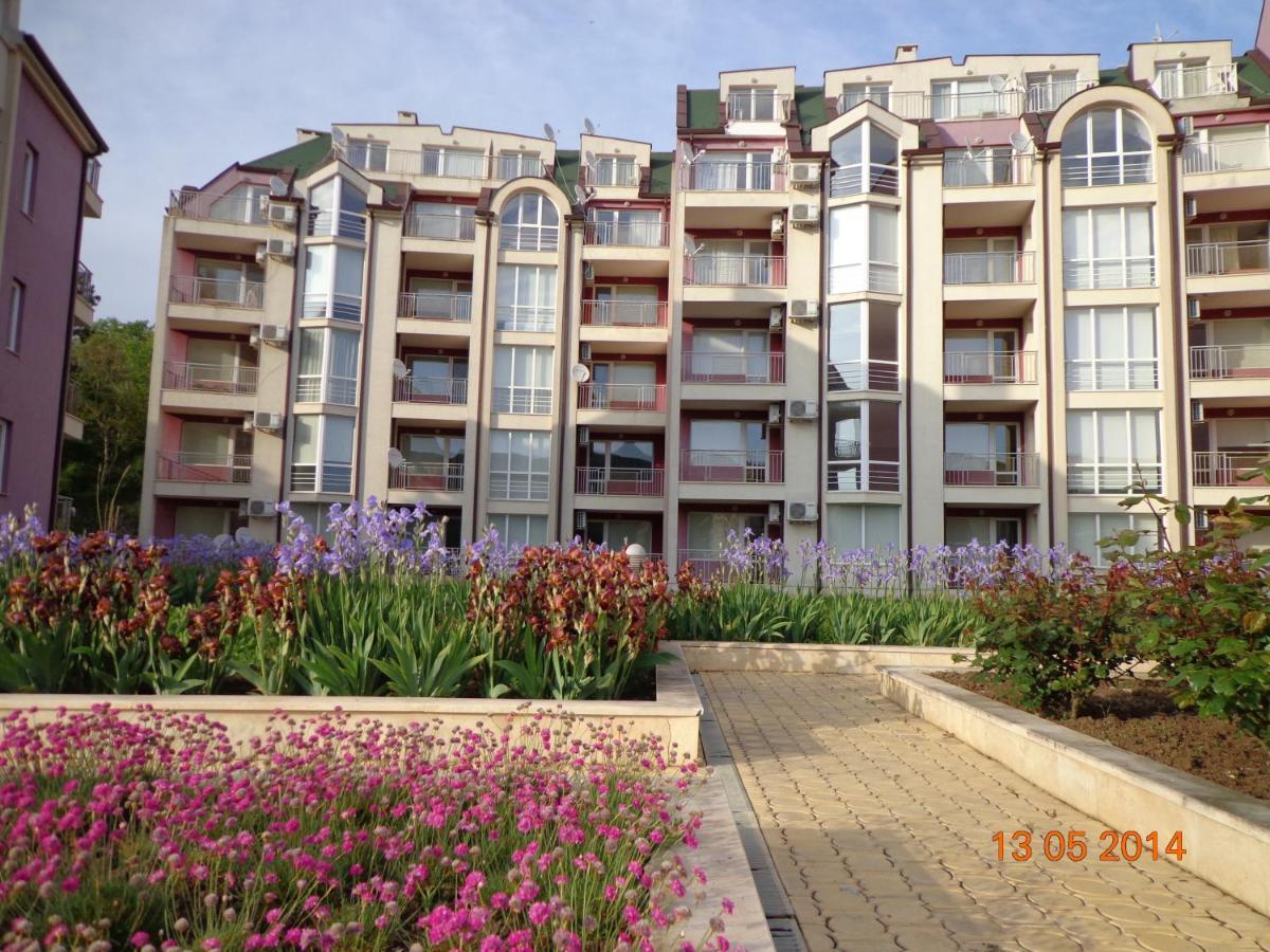 Kavarna Hills Apartments Eksteriør billede