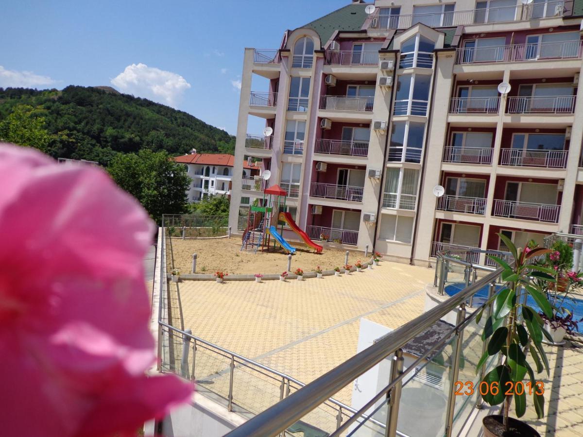 Kavarna Hills Apartments Eksteriør billede